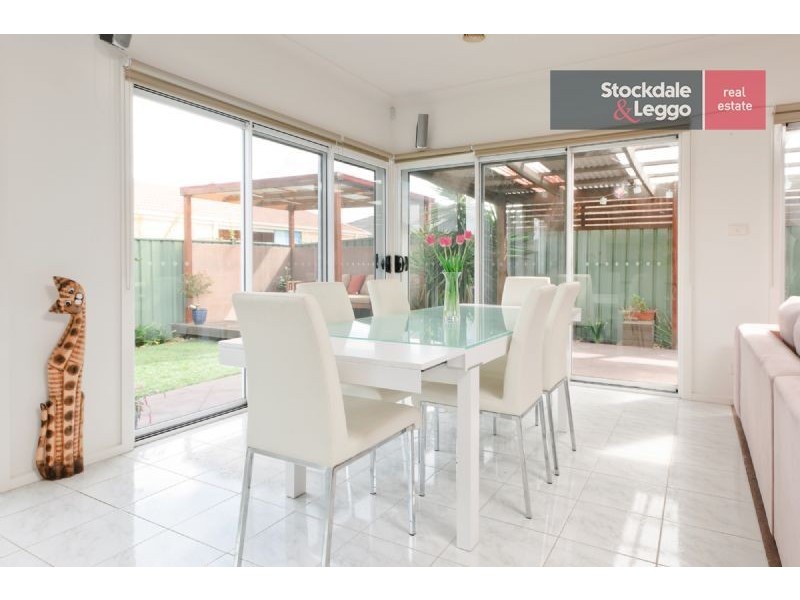 27 Swinburne Close, Craigieburn VIC 3064