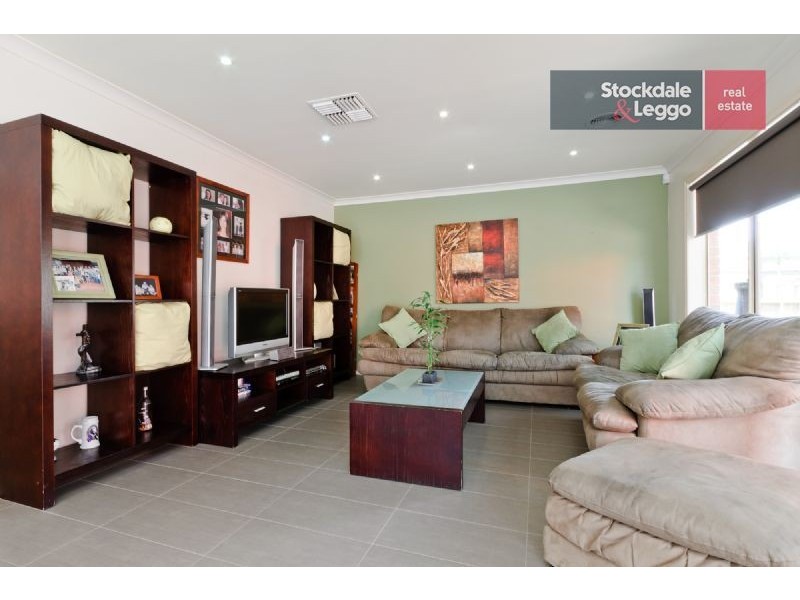 1 Zambezi Court, Roxburgh Park VIC 3064