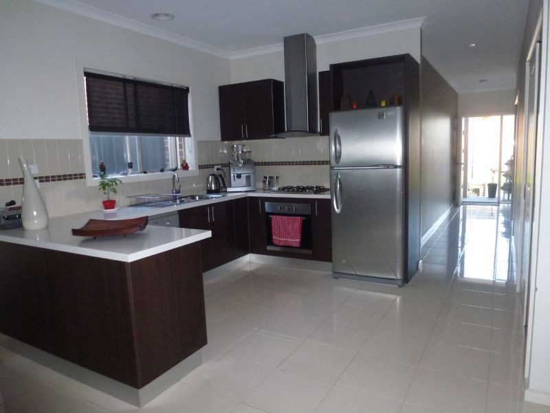 42 Kensley Circuit, Craigieburn VIC 3064