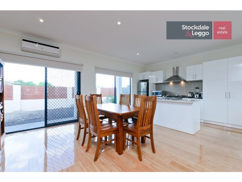 18 Grosvenor Square, Craigieburn VIC 3064