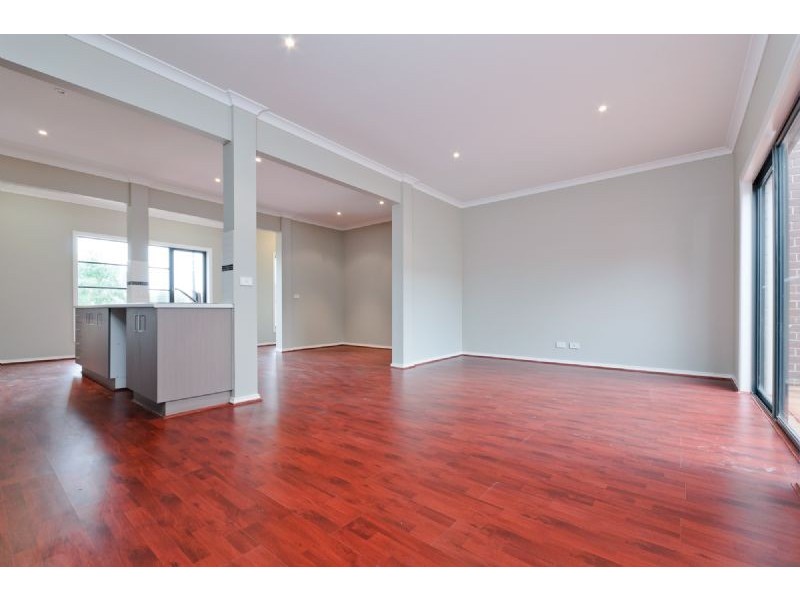 2/1 Clarendon Avenue, Craigieburn VIC 3064