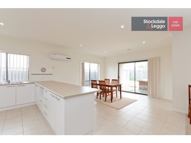 13 Waterbird Link, Craigieburn VIC 3064