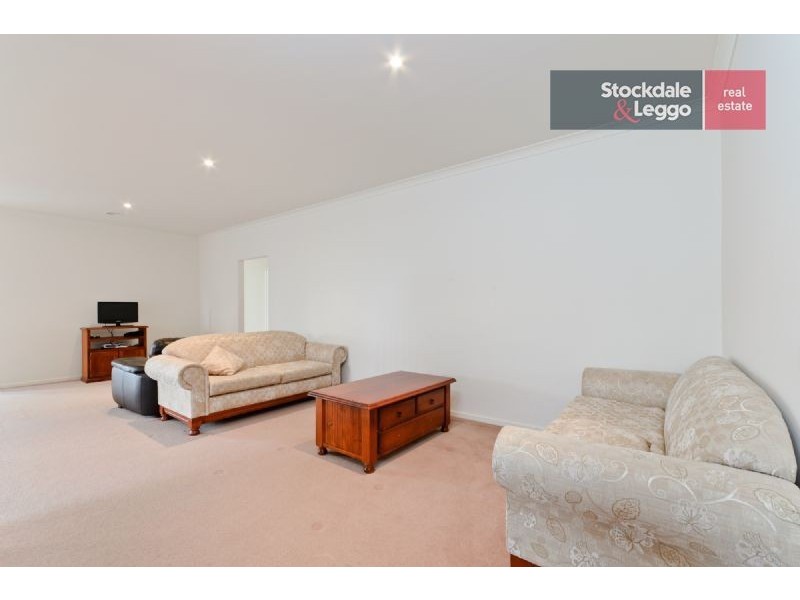 13 Waterbird Link, Craigieburn VIC 3064