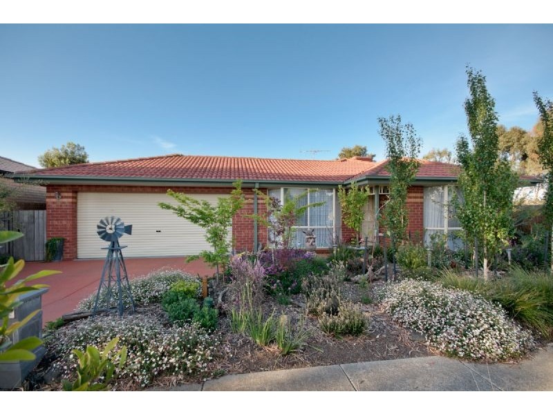 15 Armstrong Court, Roxburgh Park VIC 3064