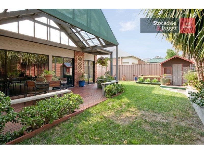 17 Leawood Glade, Craigieburn VIC 3064