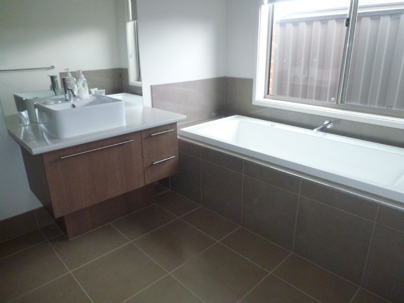 26 Rainham Avenue, Craigieburn VIC 3064
