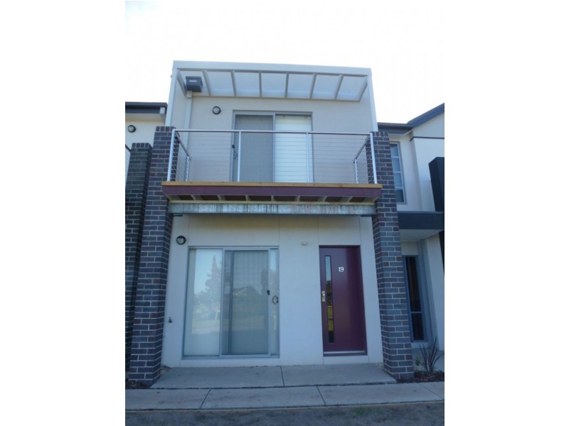 19 Angeline Way, Craigieburn VIC 3064