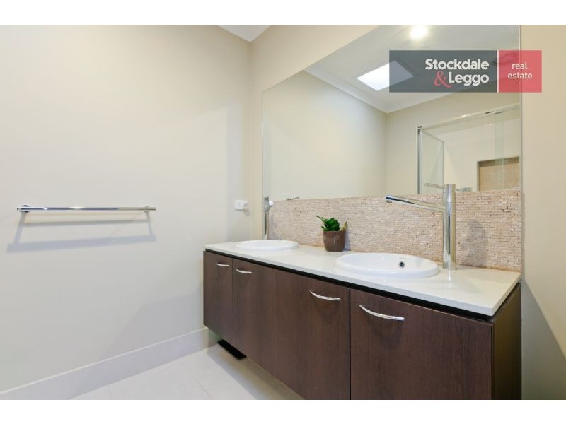 30 Grevillea Street, Craigieburn VIC 3064