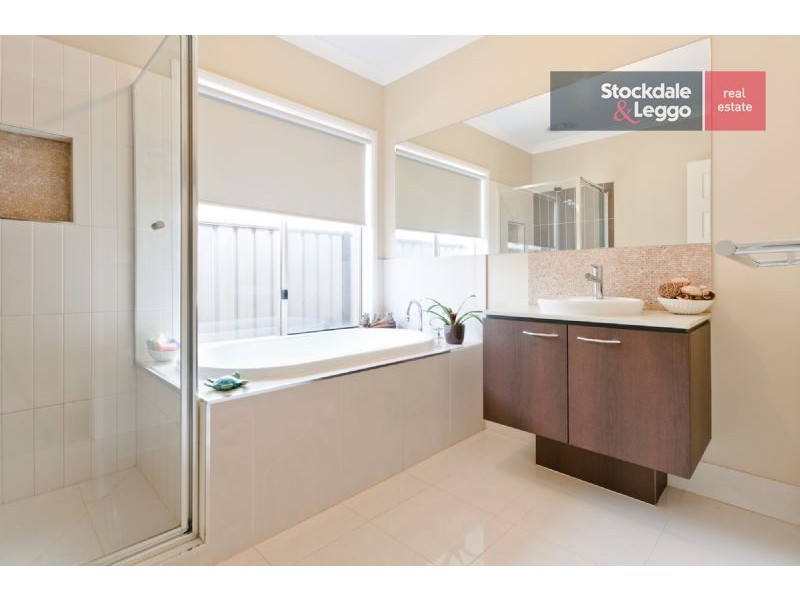 30 Grevillea Street, Craigieburn VIC 3064