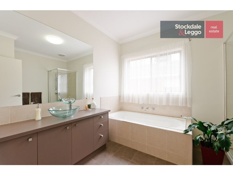 25 Beechville Place, Craigieburn VIC 3064