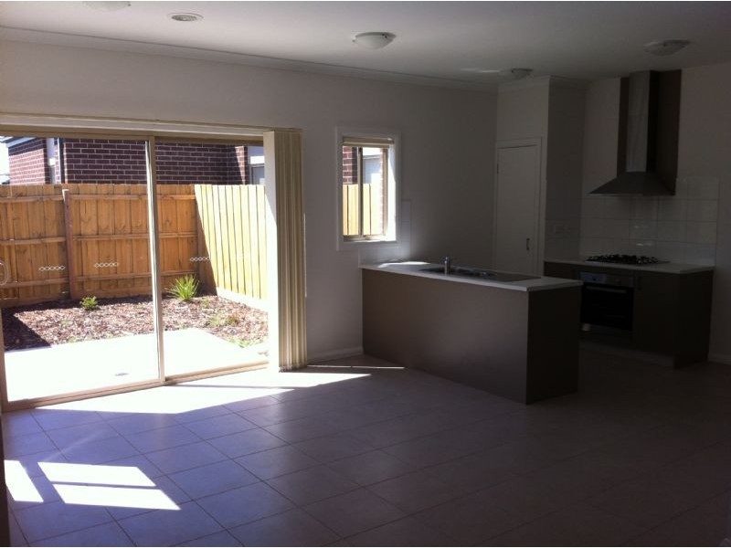 3/6 Hedland Court, Craigieburn VIC 3064