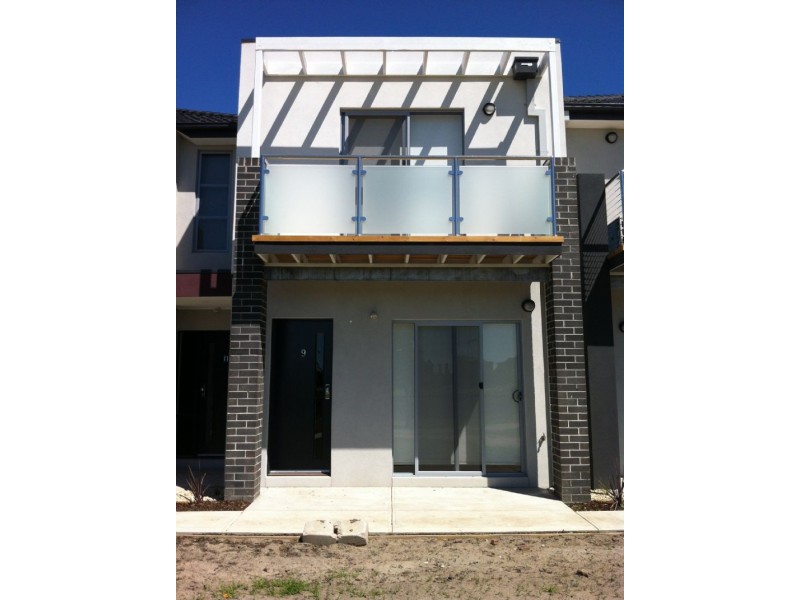 9 Alexander Circuit, Craigieburn VIC 3064