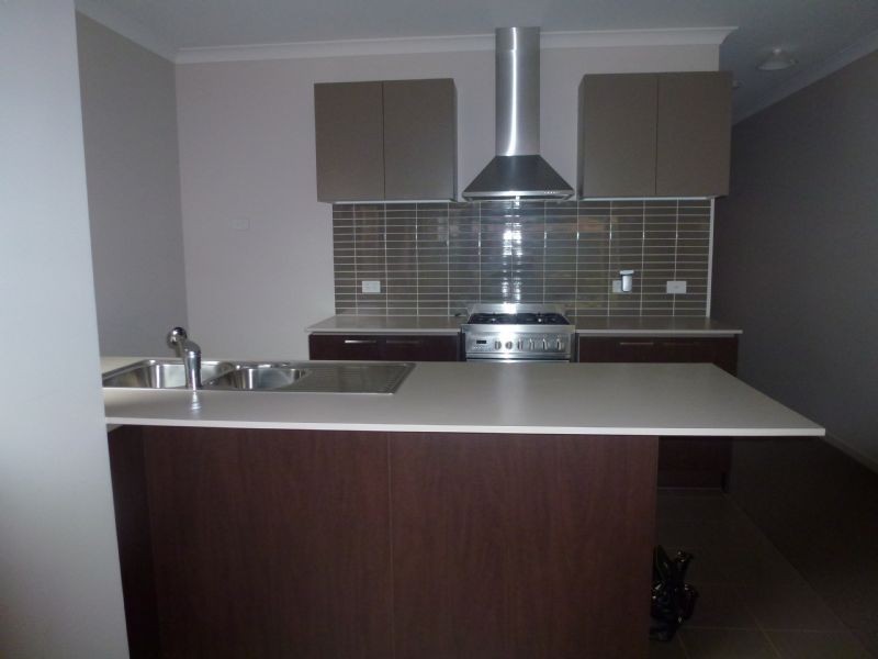 25 Viewside Crescent, Craigieburn VIC 3064