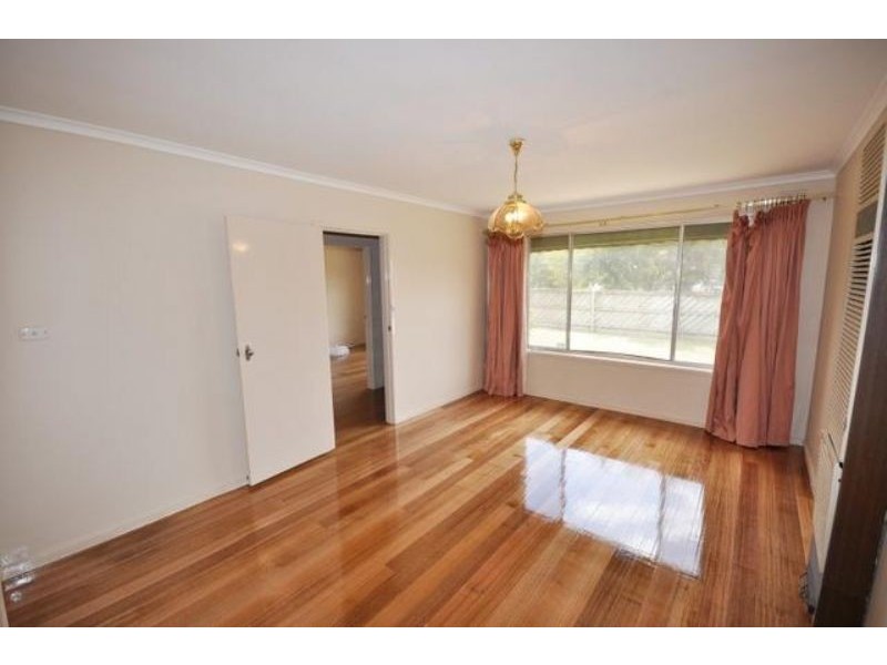 15 Beacon Hills Crescent, Craigieburn VIC 3064