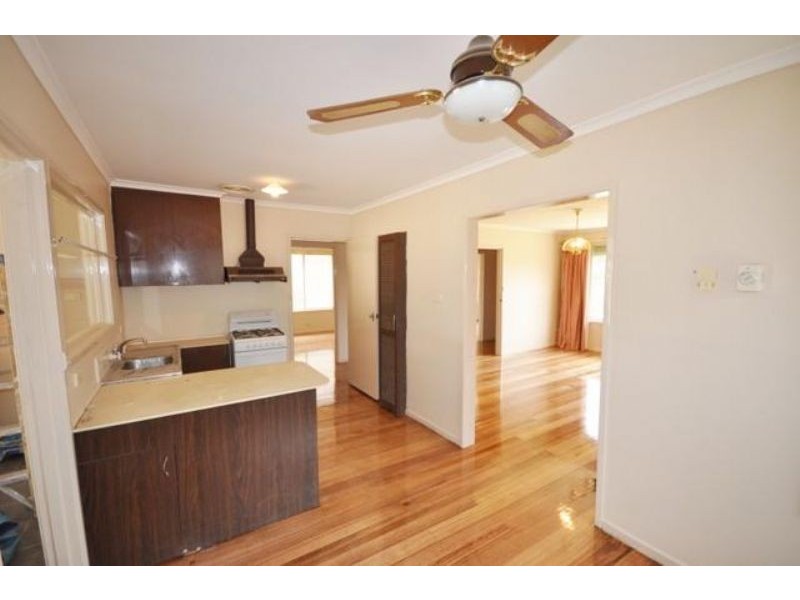 15 Beacon Hills Crescent, Craigieburn VIC 3064