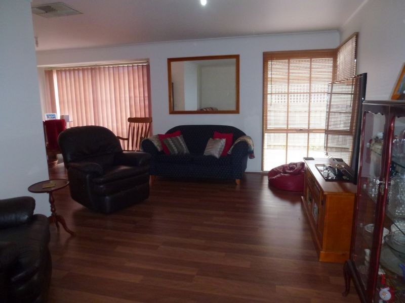 28 Cowes Street, Craigieburn VIC 3064