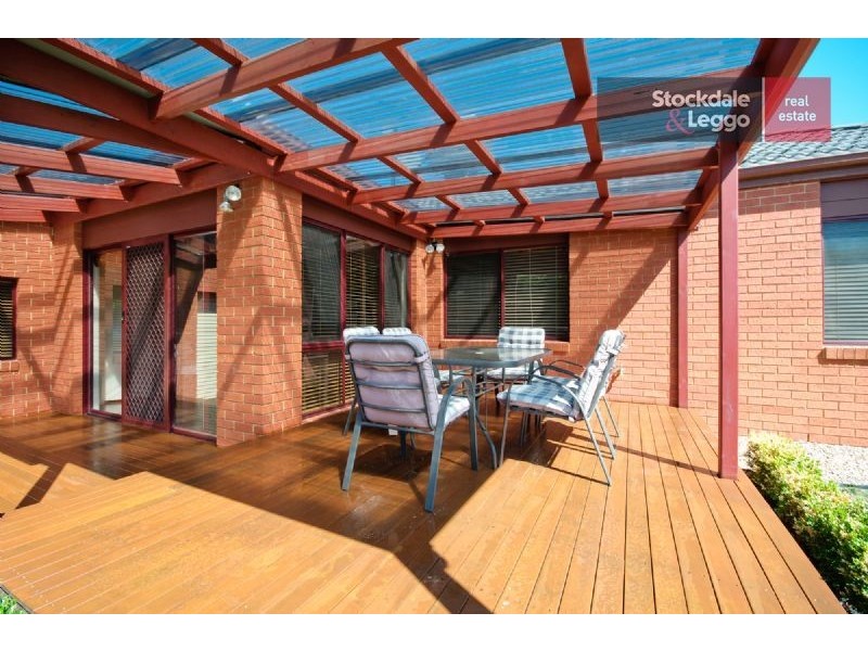 16 Burniston Avenue, Craigieburn VIC 3064