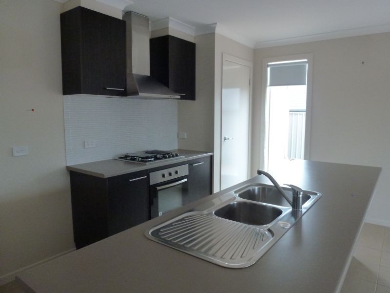 2 Roebuck Way, Craigieburn VIC 3064