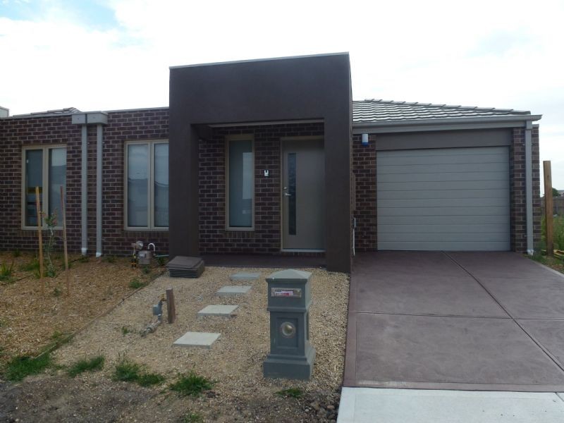 2/12 Gully Way, Craigieburn VIC 3064