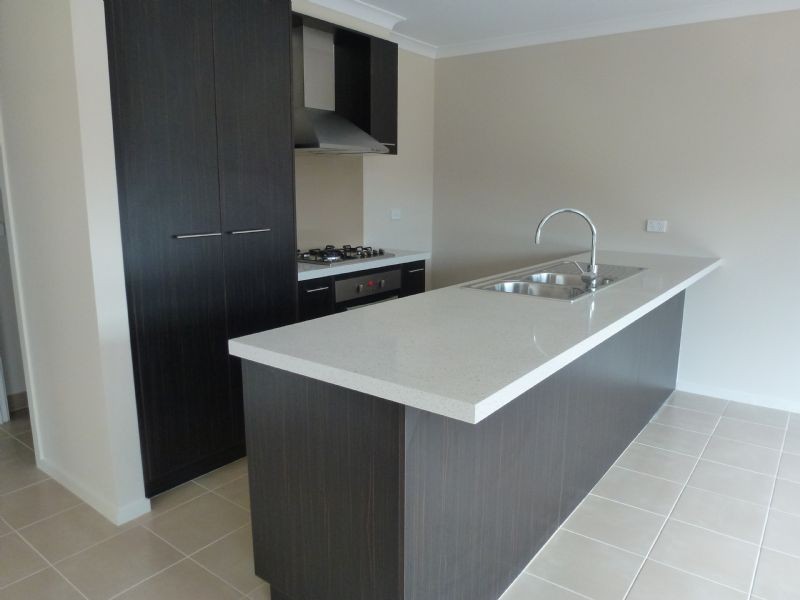 2/12 Gully Way, Craigieburn VIC 3064