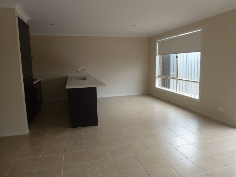 2/12 Gully Way, Craigieburn VIC 3064