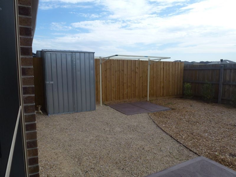 2/12 Gully Way, Craigieburn VIC 3064