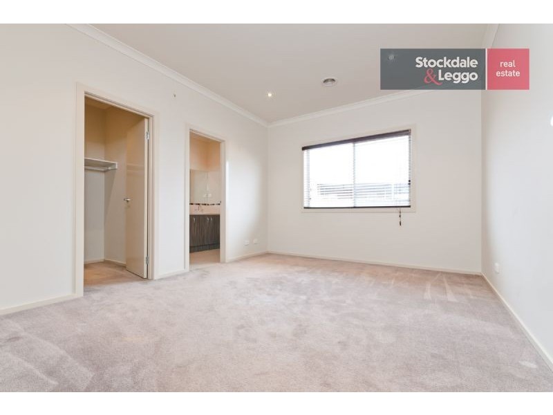 6 Kinglake Crescent, Craigieburn VIC 3064