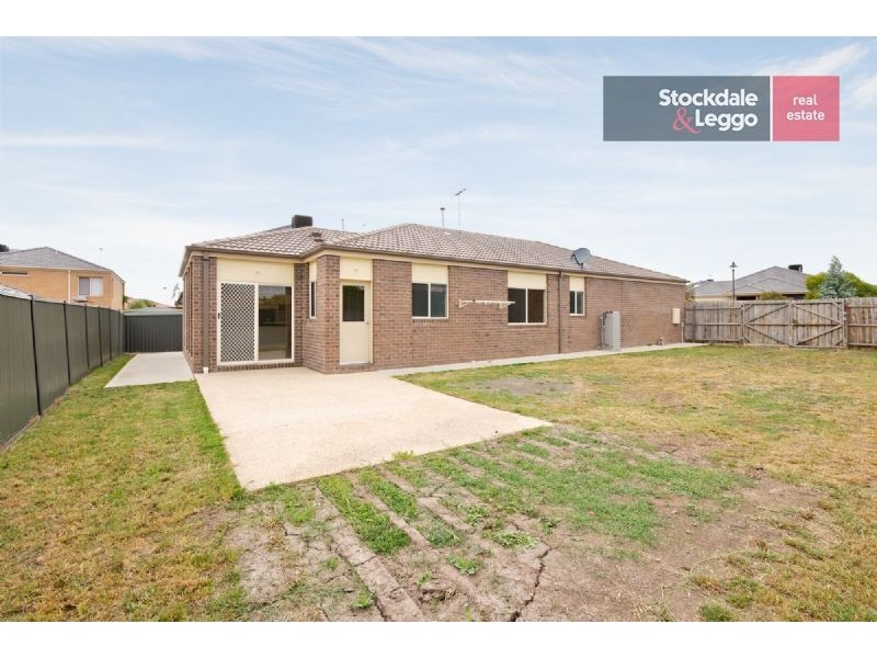 6 Kinglake Crescent, Craigieburn VIC 3064