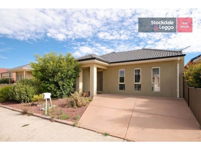 4 Healesville Loop, Craigieburn VIC 3064