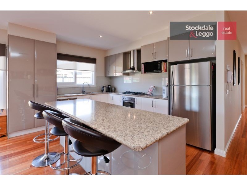 3 Lewisham Place, Craigieburn VIC 3064