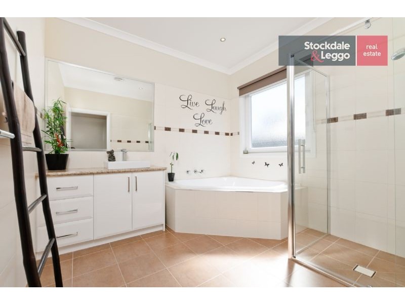 3 Lewisham Place, Craigieburn VIC 3064