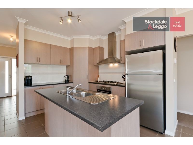 87 Cradle Mountain Drive, Craigieburn VIC 3064