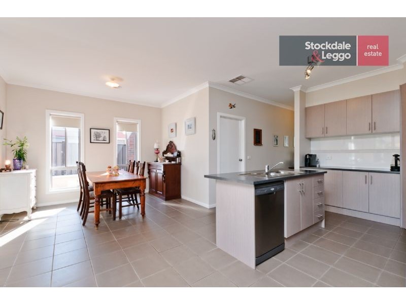 87 Cradle Mountain Drive, Craigieburn VIC 3064