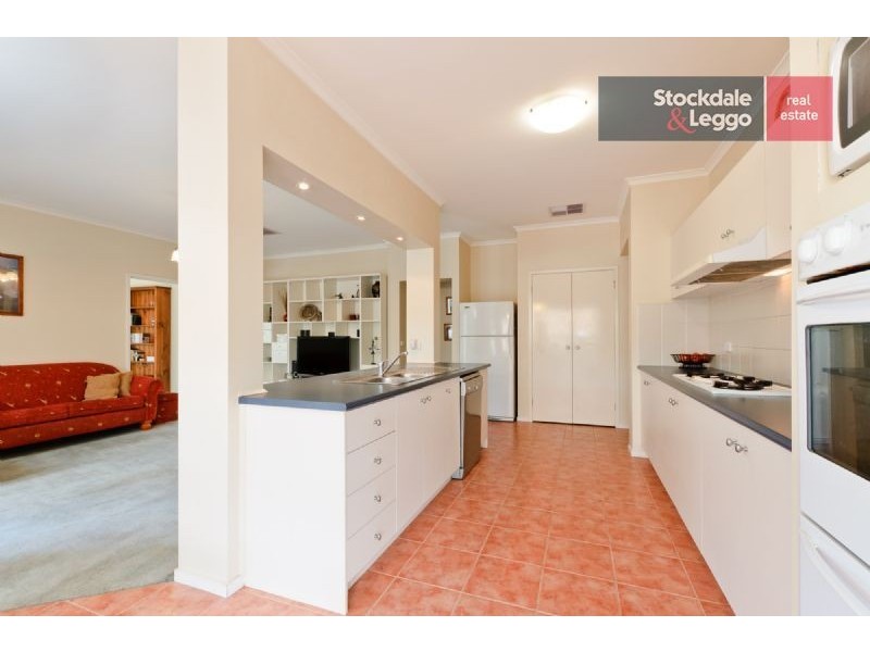 72 Lakes Drive, Craigieburn VIC 3064