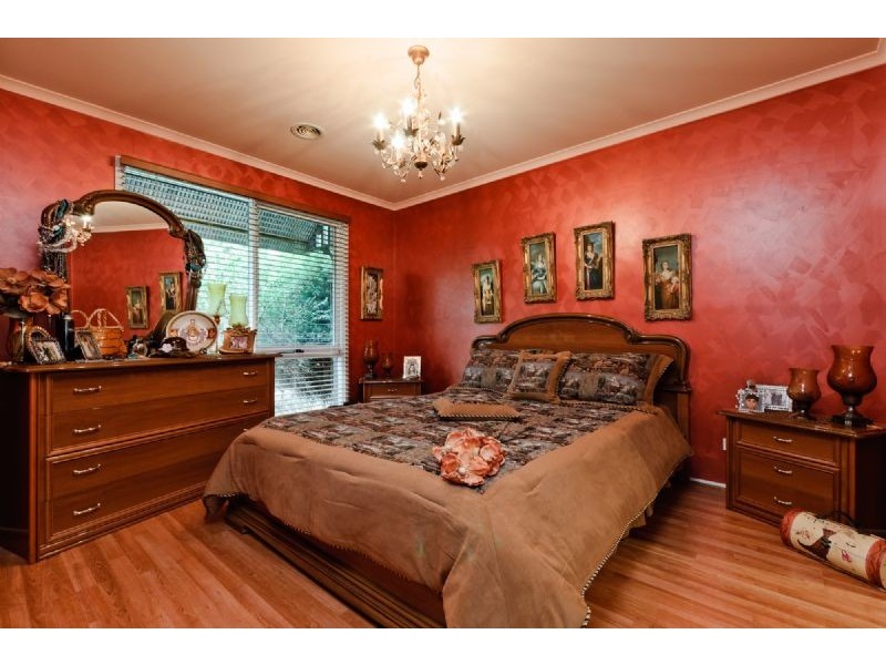 11 Haite Place, Roxburgh Park VIC 3064