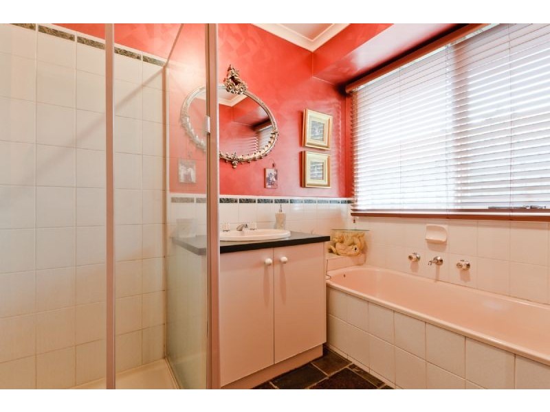 11 Haite Place, Roxburgh Park VIC 3064