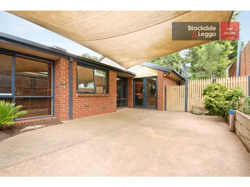 11 Haite Place, Roxburgh Park VIC 3064