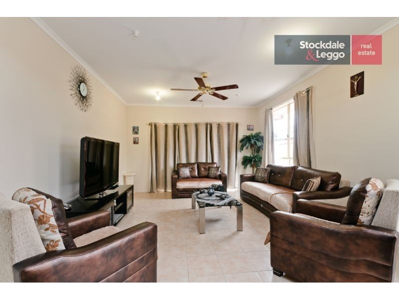 4 Currumbin Link, Craigieburn VIC 3064