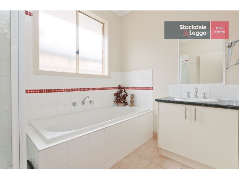 4 Currumbin Link, Craigieburn VIC 3064