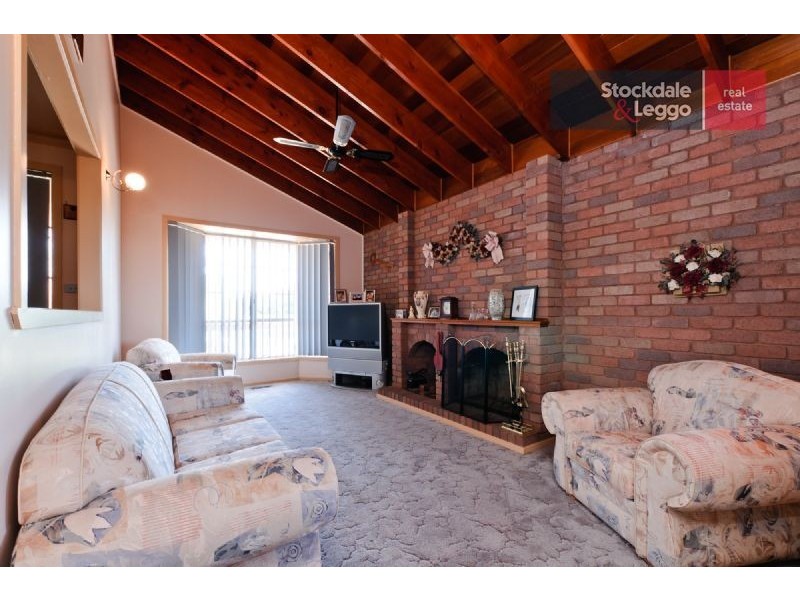 6 Falmer Place, Craigieburn VIC 3064