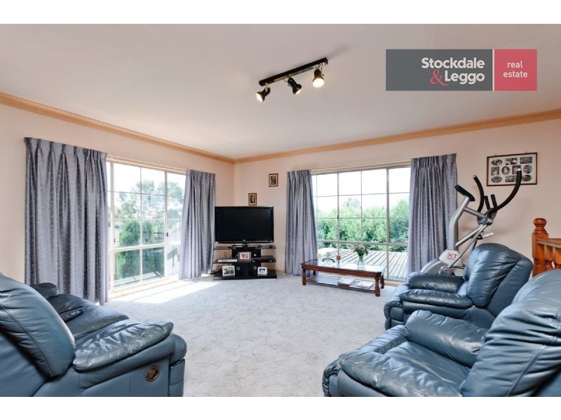 6 Falmer Place, Craigieburn VIC 3064