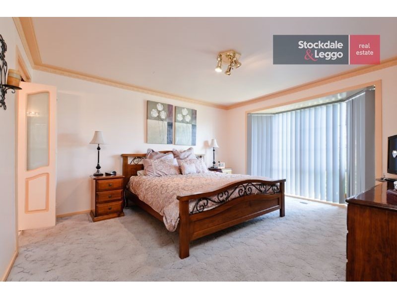 6 Falmer Place, Craigieburn VIC 3064