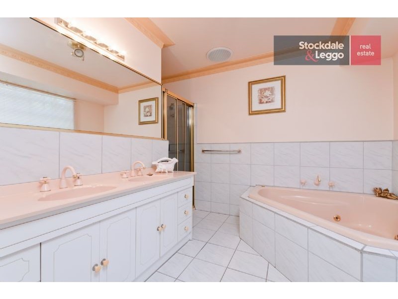 6 Falmer Place, Craigieburn VIC 3064