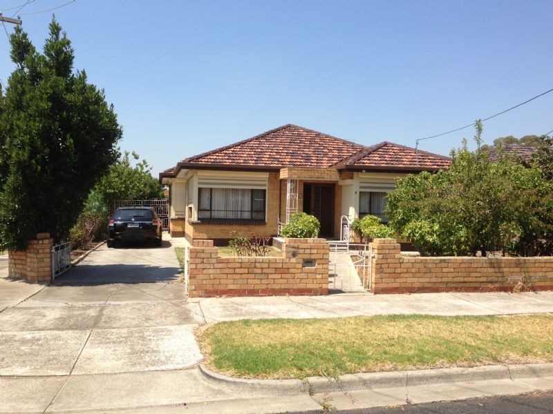 4 Lindsay Street, Glenroy VIC 3046