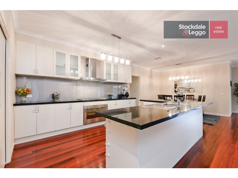 31 Highbury Circuit, Craigieburn VIC 3064