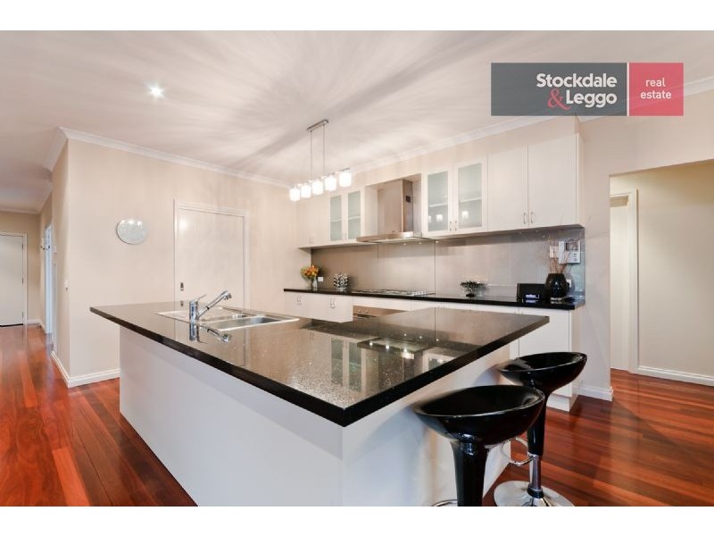 31 Highbury Circuit, Craigieburn VIC 3064