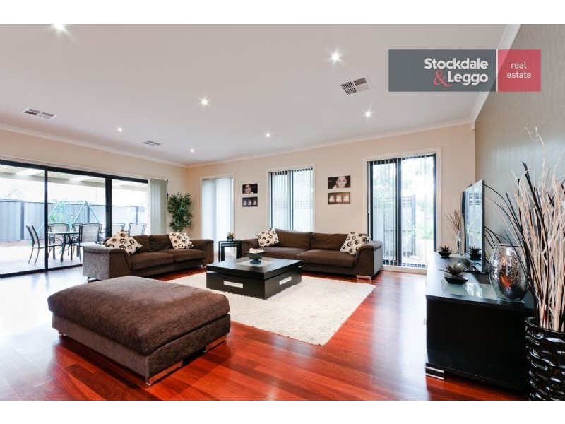 31 Highbury Circuit, Craigieburn VIC 3064