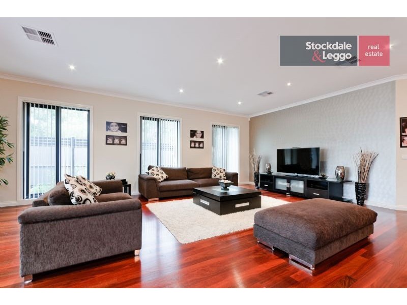 31 Highbury Circuit, Craigieburn VIC 3064
