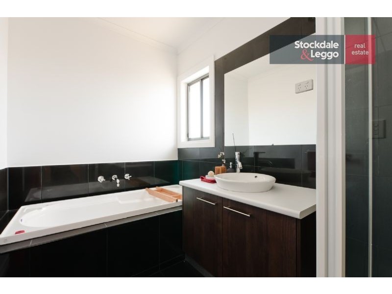 3 Scottsdale Crescent, Craigieburn VIC 3064