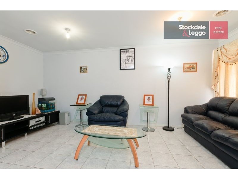 33 Limpopa Square, Roxburgh Park VIC 3064